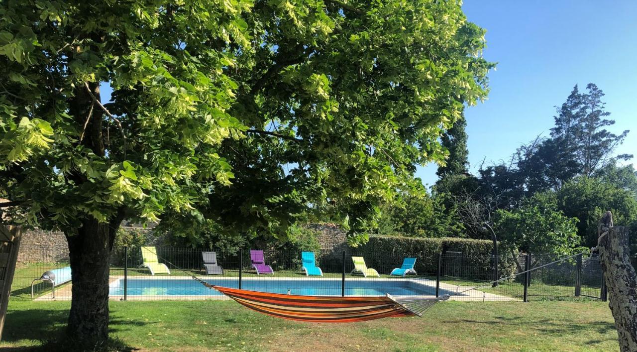L'Enclos Bleu, Gite - Marais Poitevin Avec Piscine Chauffee Chaille-Les-Marais Eksteriør bilde