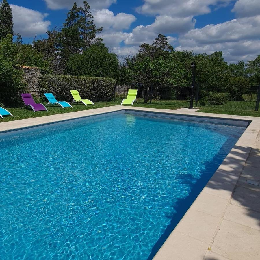 L'Enclos Bleu, Gite - Marais Poitevin Avec Piscine Chauffee Chaille-Les-Marais Eksteriør bilde