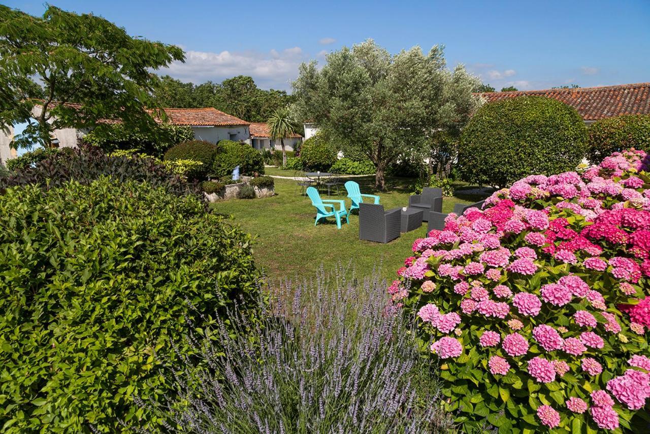 L'Enclos Bleu, Gite - Marais Poitevin Avec Piscine Chauffee Chaille-Les-Marais Eksteriør bilde