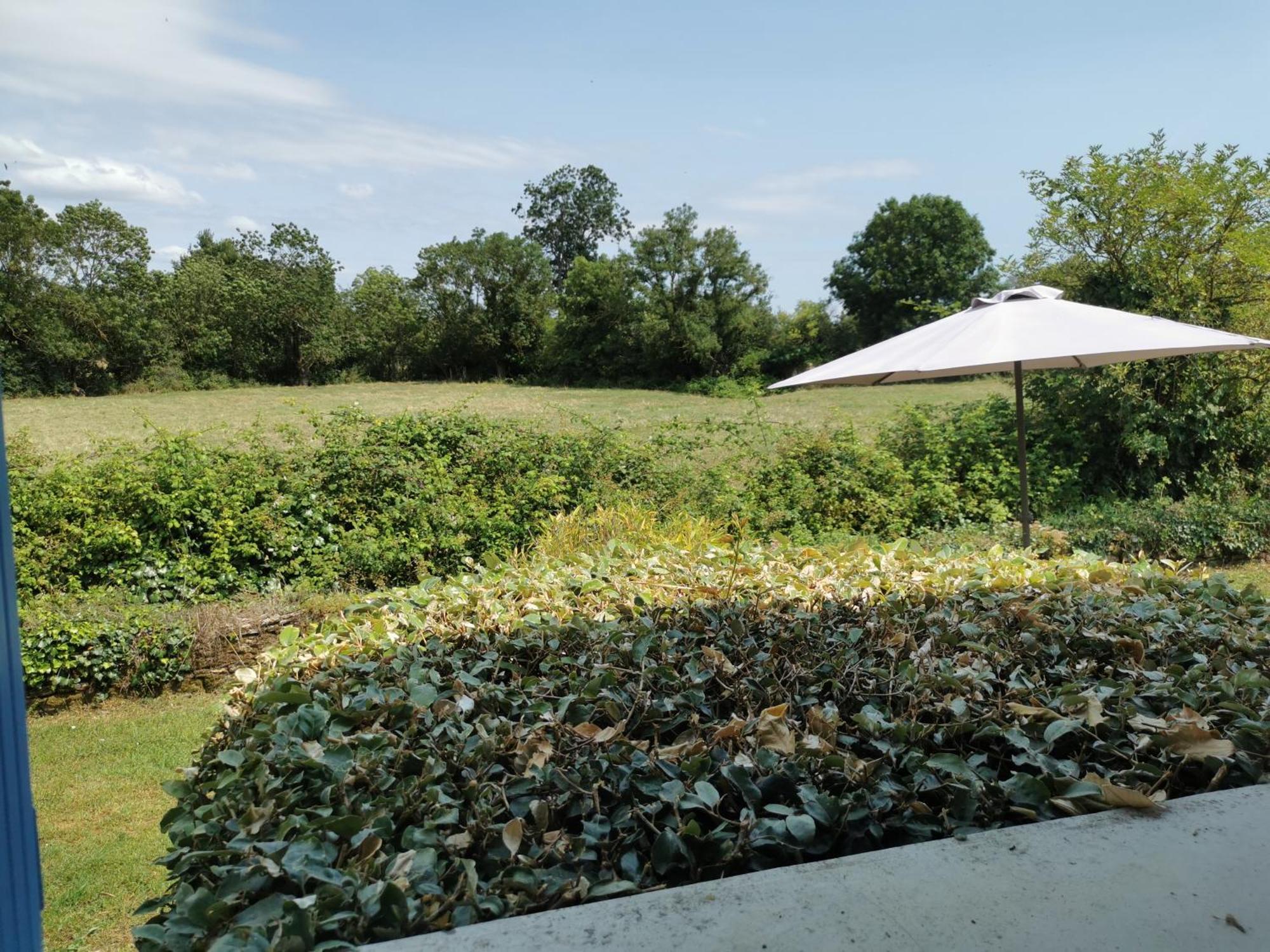 L'Enclos Bleu, Gite - Marais Poitevin Avec Piscine Chauffee Chaille-Les-Marais Eksteriør bilde
